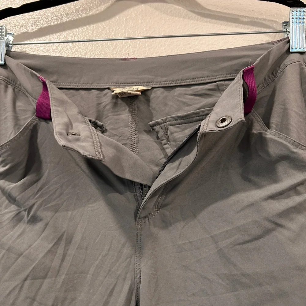 Duluth Trading Co Armachillo Gray Utility Hiking Cargo Pants Womens 12x31